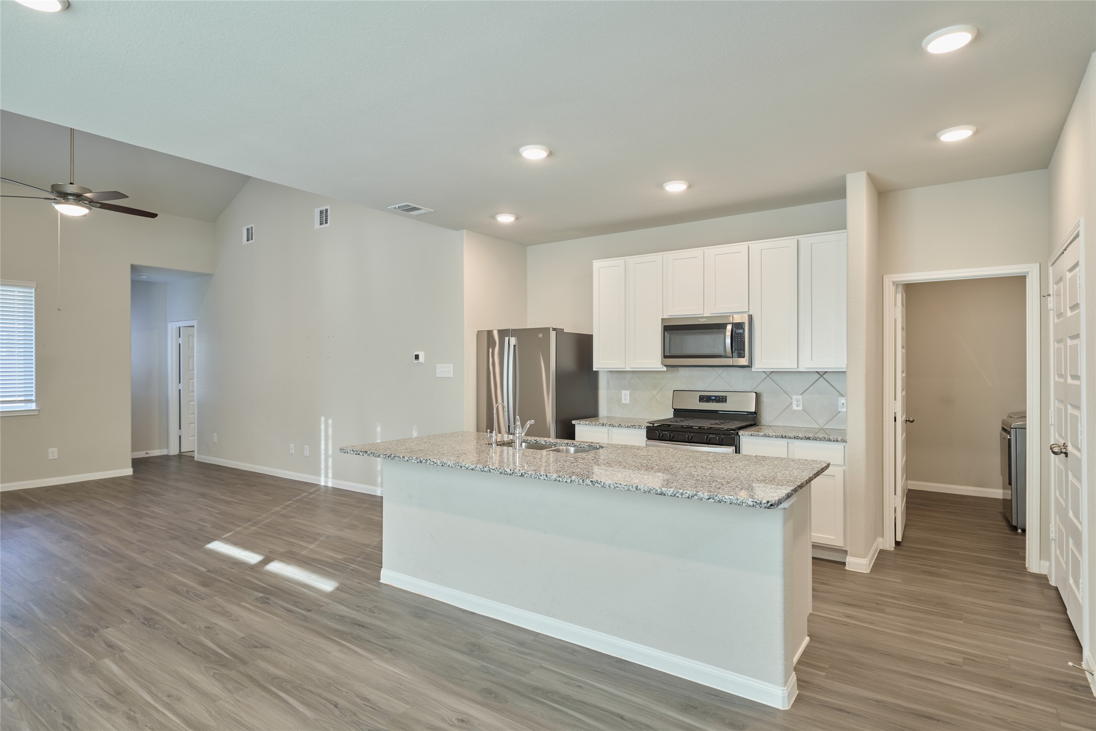 2460 Shellcracker Drive Conroe, TX 77384 - Photo 6 of 34