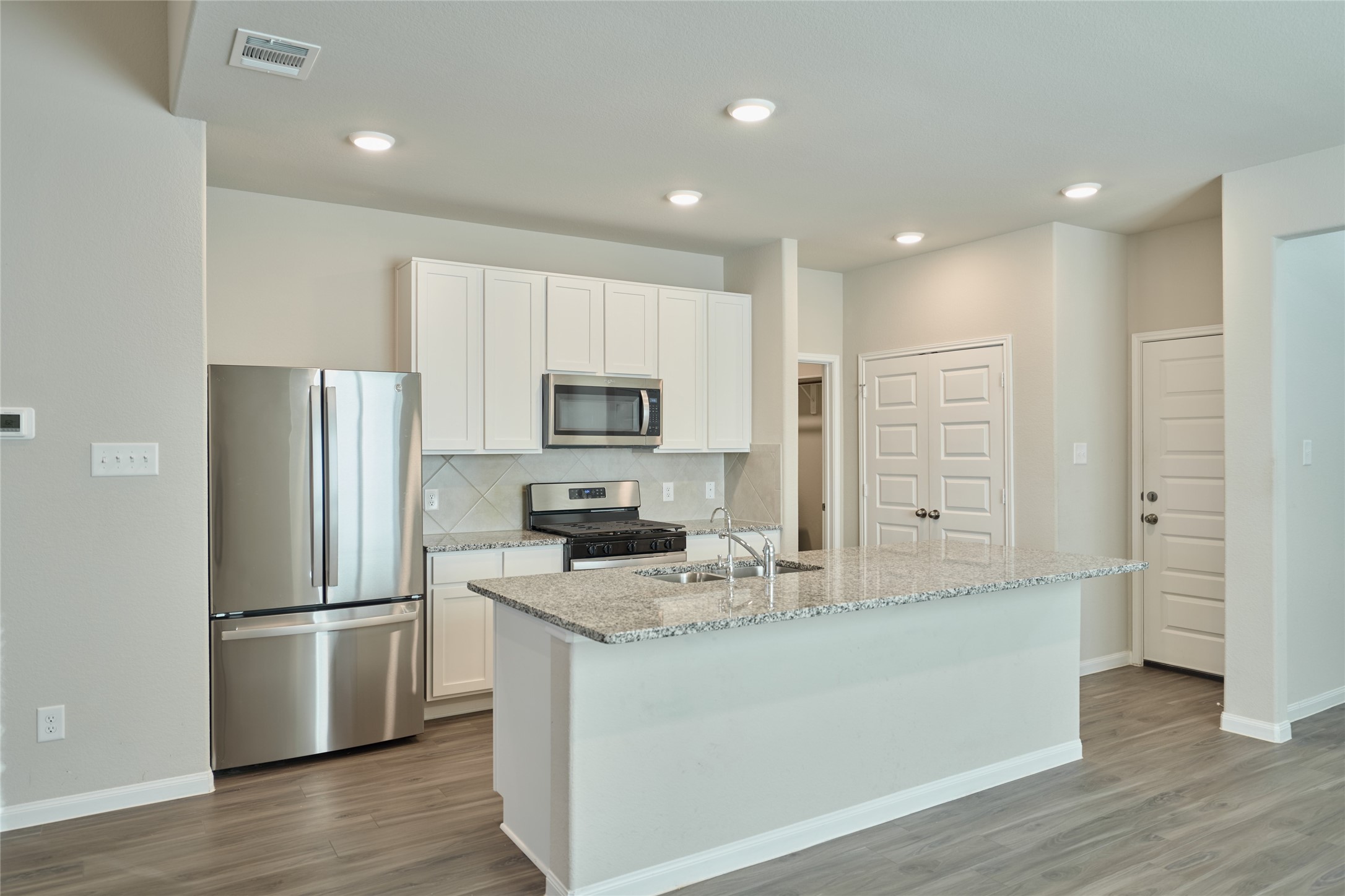 2460 Shellcracker Drive Conroe, TX 77384 - Photo 7 of 34