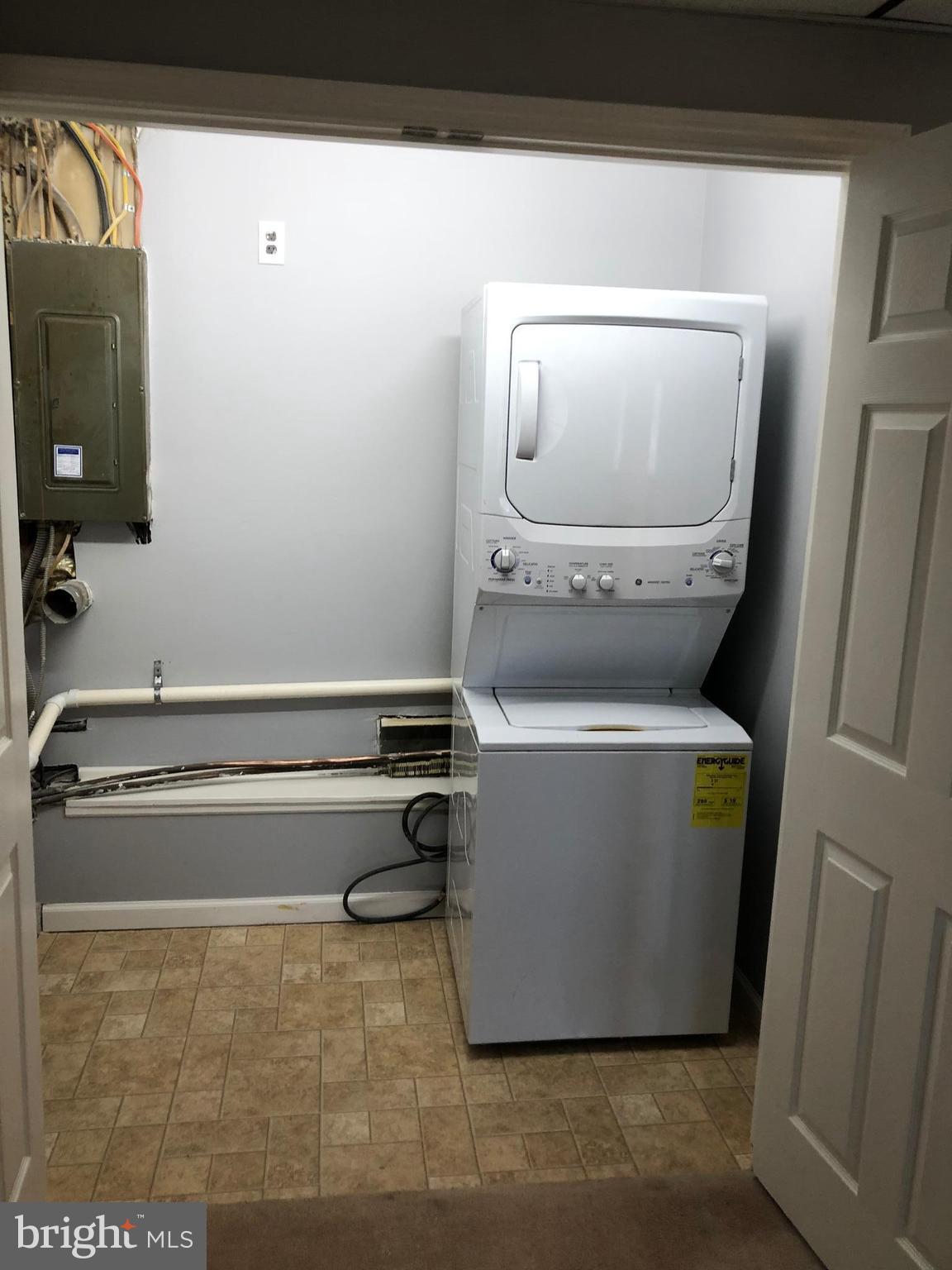 1006 Stane Road Glen Burnie, MD 21060 - Photo 32 of 44 Laundry room