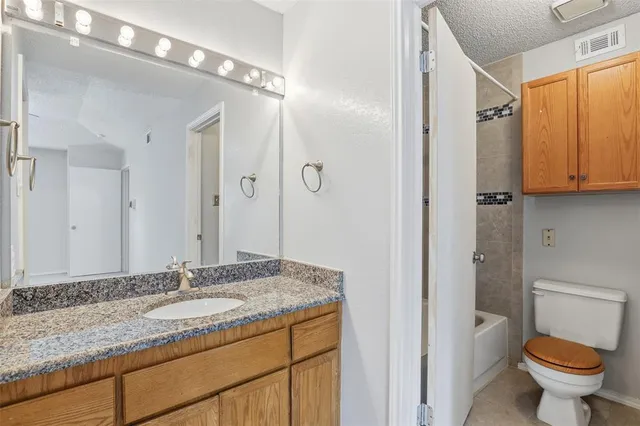 $2,275 | 1611 Willow Lane, Euless, TX 76039