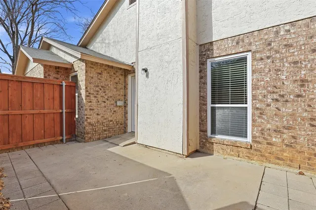 $2,275 | 1611 Willow Lane, Euless, TX 76039