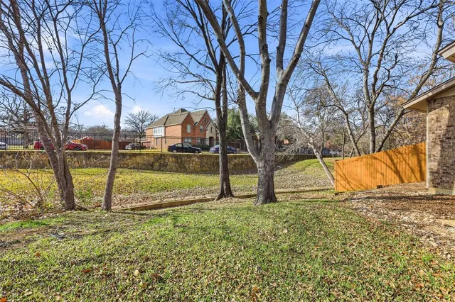 $2,275 | 1611 Willow Lane, Euless, TX 76039