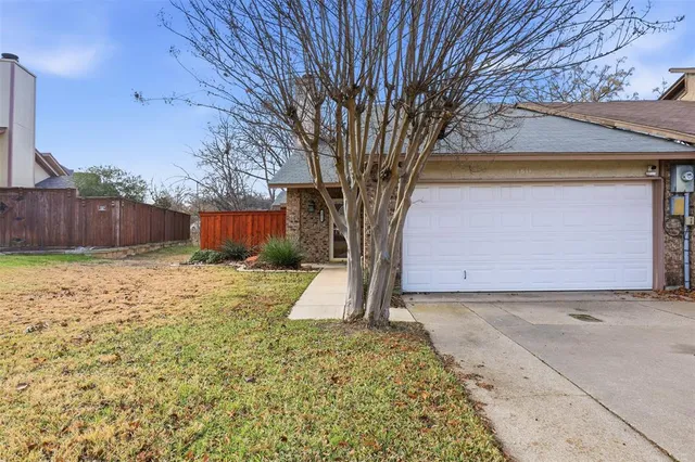 $2,275 | 1611 Willow Lane, Euless, TX 76039