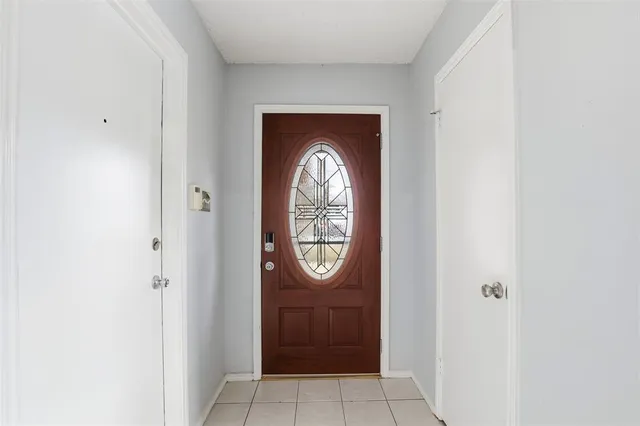 $2,275 | 1611 Willow Lane, Euless, TX 76039