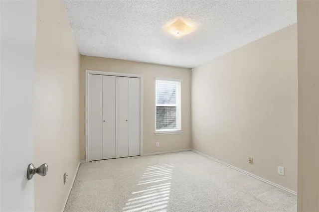 $2,275 | 1611 Willow Lane, Euless, TX 76039