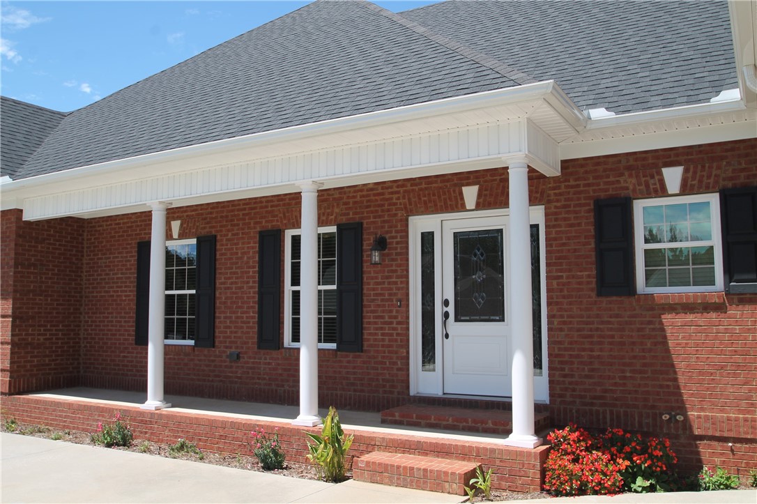 301 Cedar Post Court Seneca, SC 29672 - Photo 2 of 44 Gallery Image 2