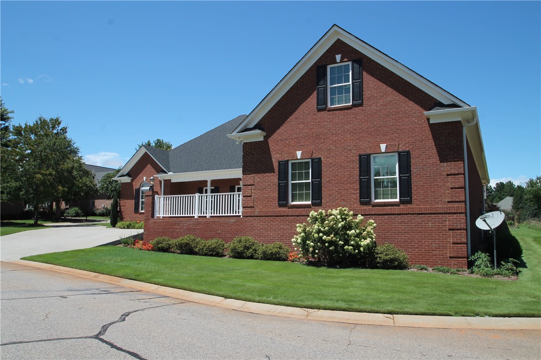301 Cedar Post Court Seneca, SC 29672 - Photo 3 of 44 Gallery Image 3