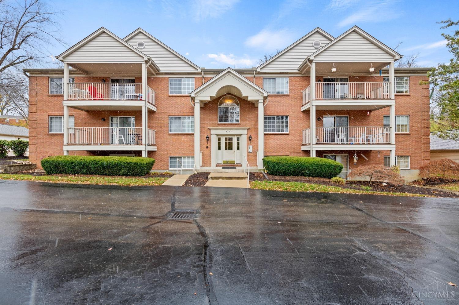 5757 Cheviot Road, Unit 1C Cincinnati, OH 45247 - Photo 1 of 27 Gallery Image 1