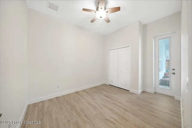 a black and white photo of a picture