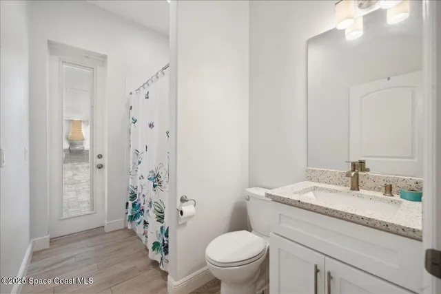 a picture of a wall with a white wall