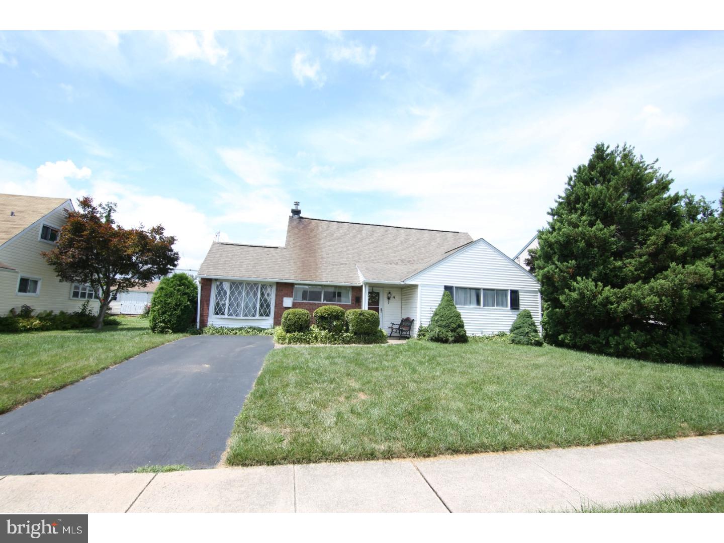 31 Hunt Road Levittown, PA 19056 - Photo 1 of 14 Exterior Front