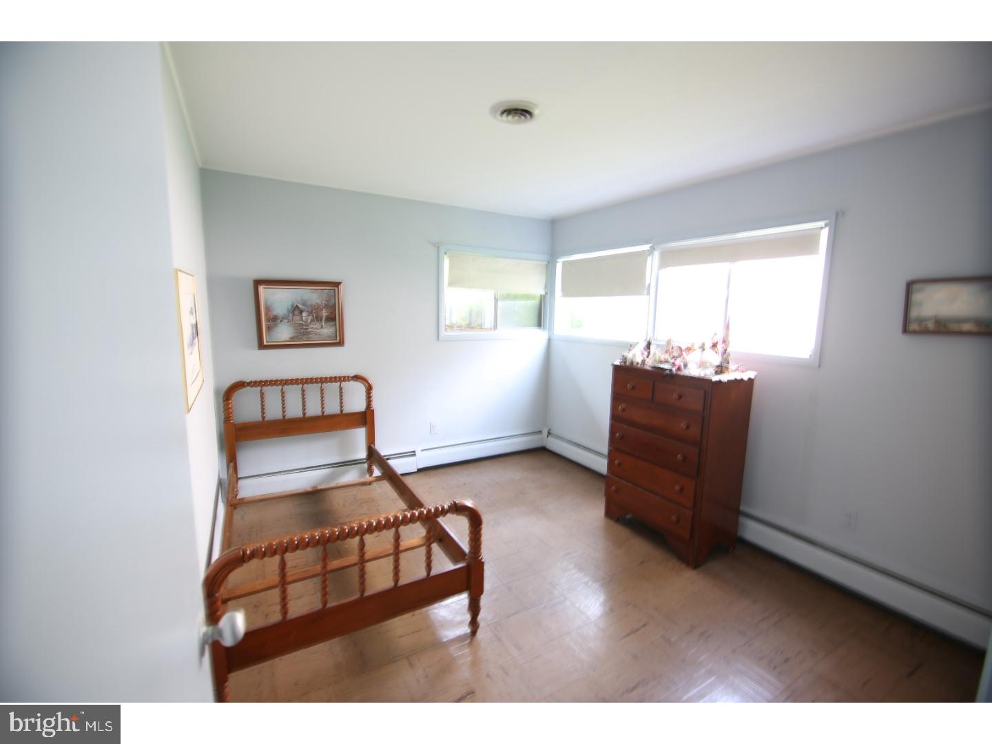 31 Hunt Road Levittown, PA 19056 - Photo 8 of 14 Gallery Image 8