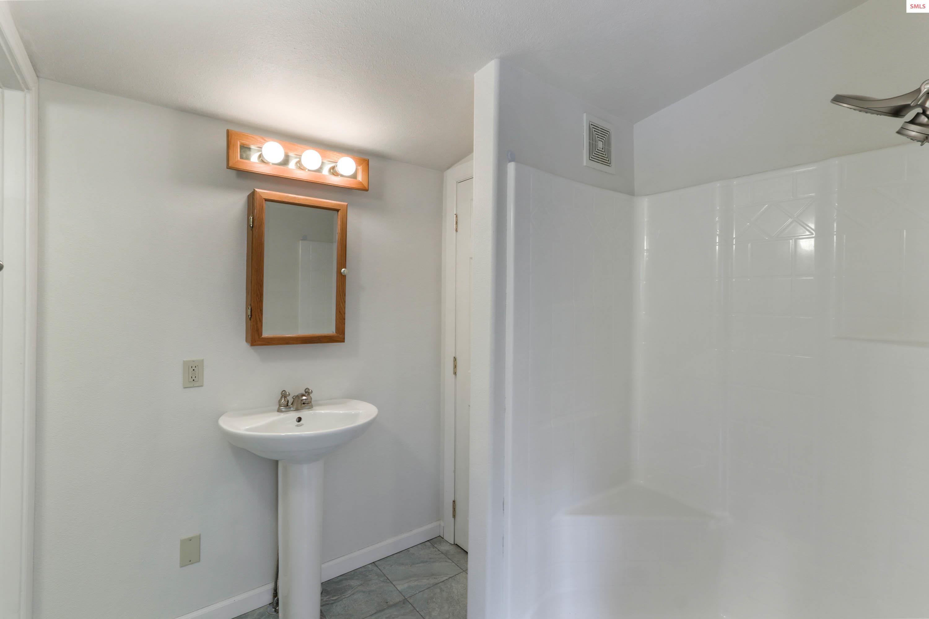 6101 Bottle Bay Road Sagle, ID 83860 - Photo 21 of 40 Gallery Image 21