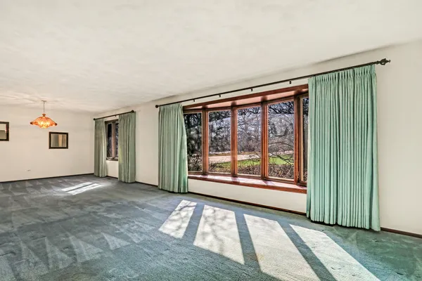 $750,000 | 40335 North Mill Creek Road, Wadsworth, IL 60083