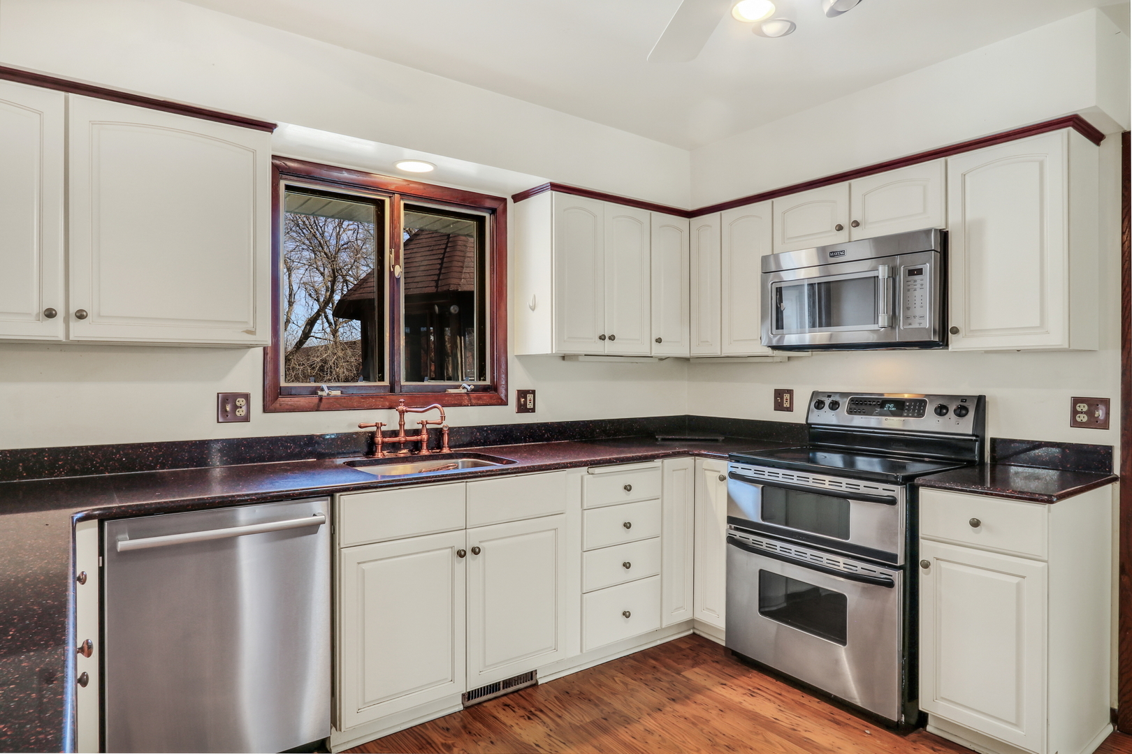 40335 North Mill Creek Road Wadsworth, IL 60083 - Photo 8 of 38