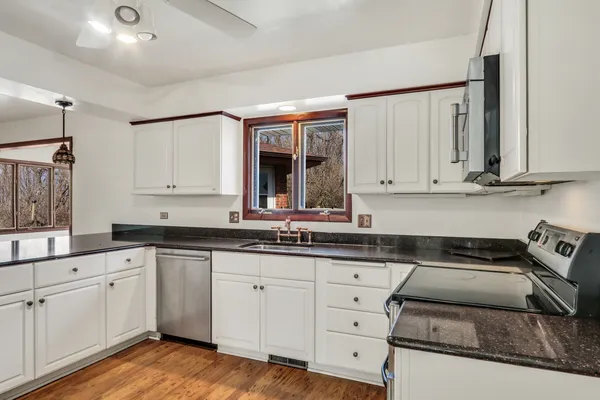 $750,000 | 40335 North Mill Creek Road, Wadsworth, IL 60083