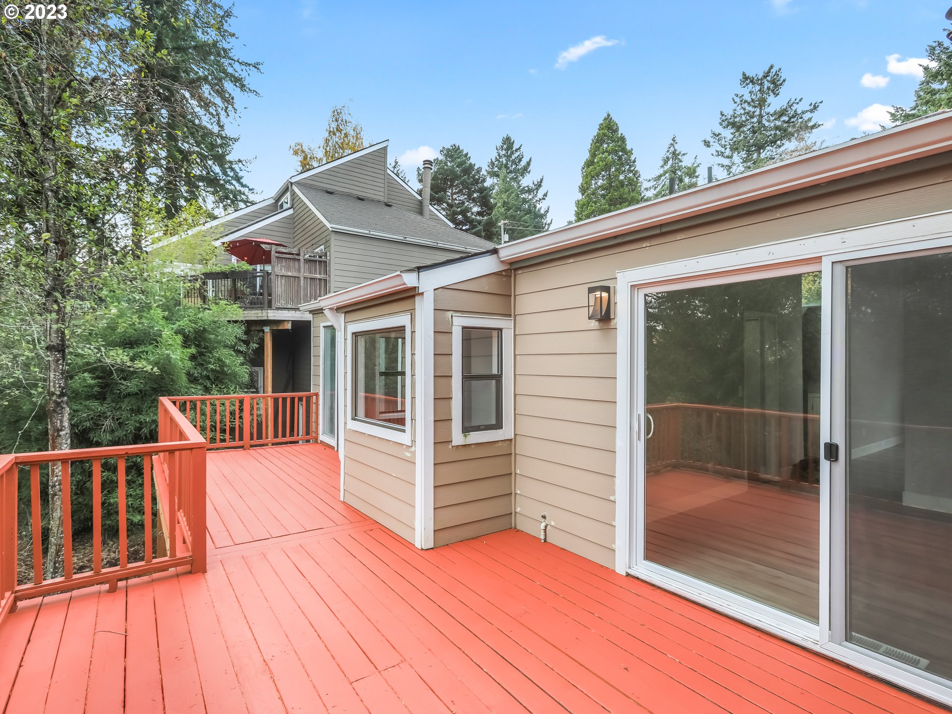11612 Southwest 41st Avenue Portland, OR 97219 - Photo 12 of 48 Gallery Image 12