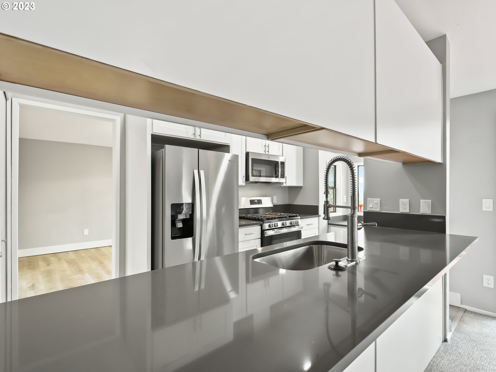 11612 Southwest 41st Avenue Portland, OR 97219 - Photo 20 of 48 Gallery Image 20
