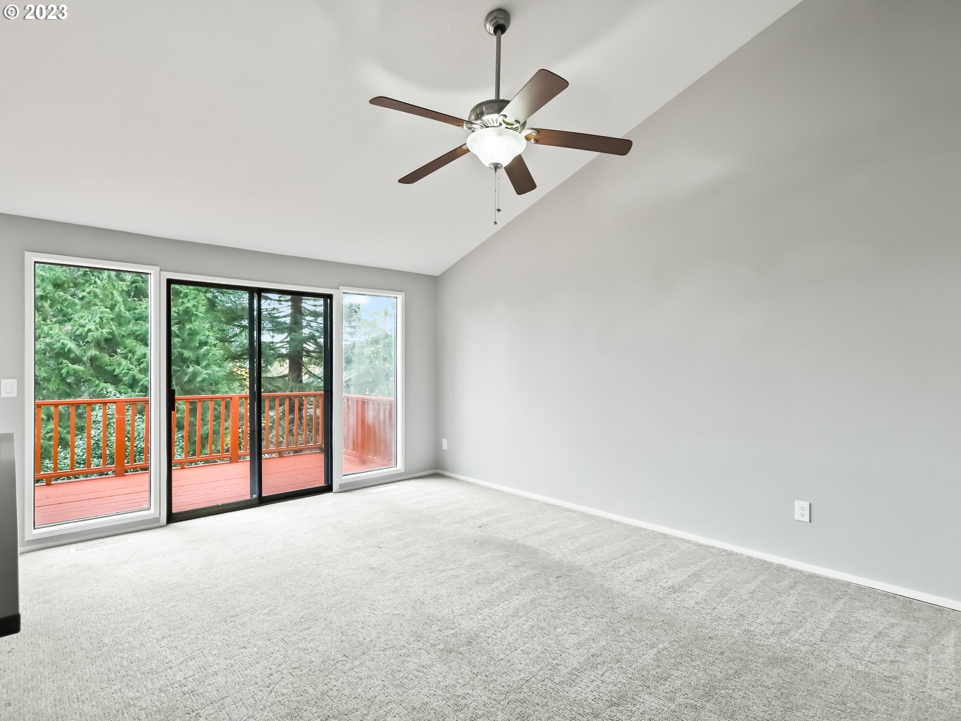11612 Southwest 41st Avenue Portland, OR 97219 - Photo 22 of 48 Gallery Image 22