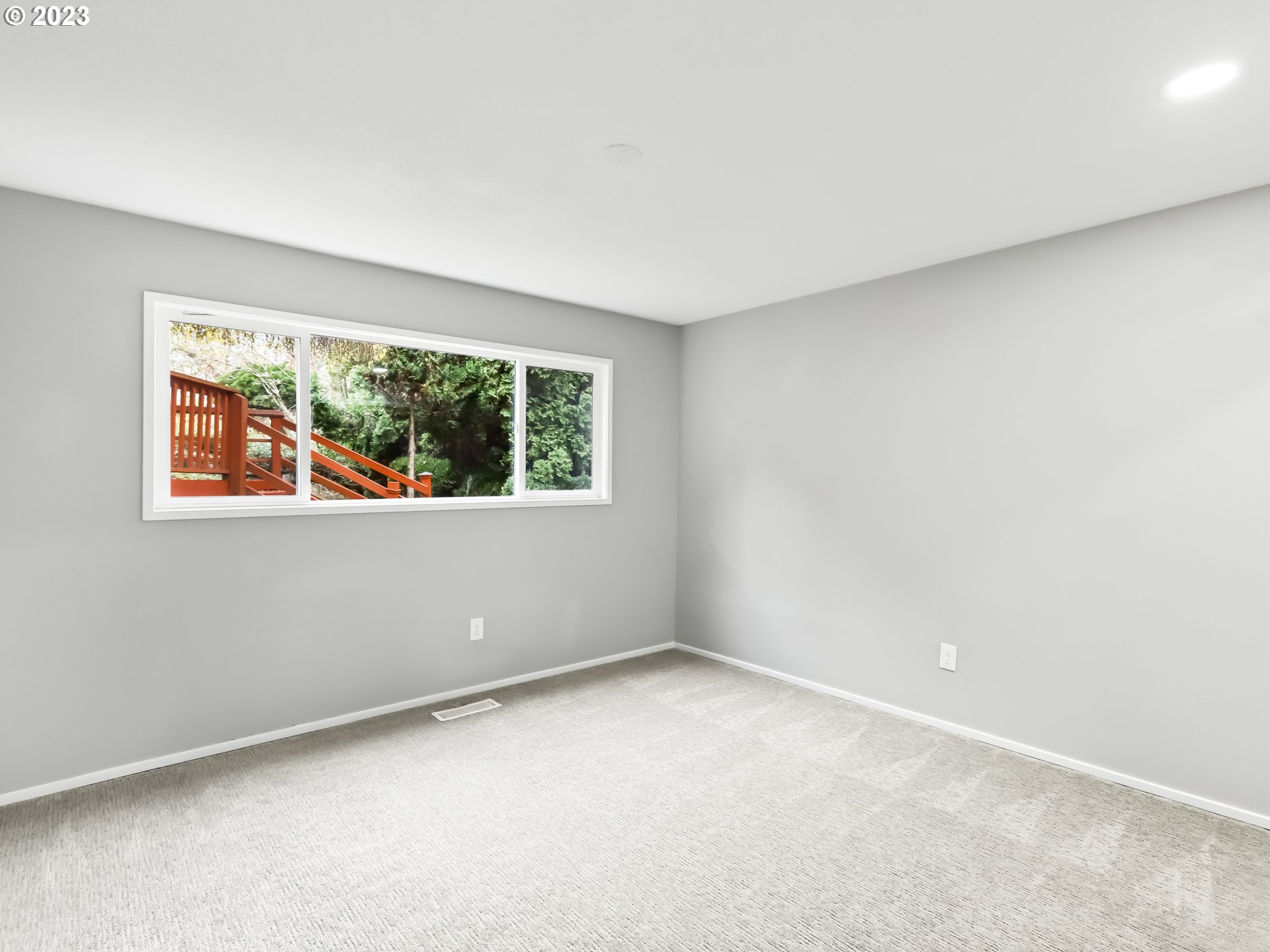 11612 Southwest 41st Avenue Portland, OR 97219 - Photo 38 of 48 Gallery Image 38