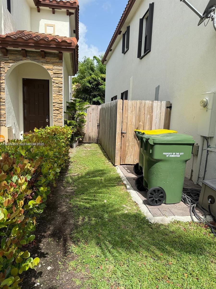 156 Northeast 24th Avenue Homestead, FL 33033 - Photo 2 of 25