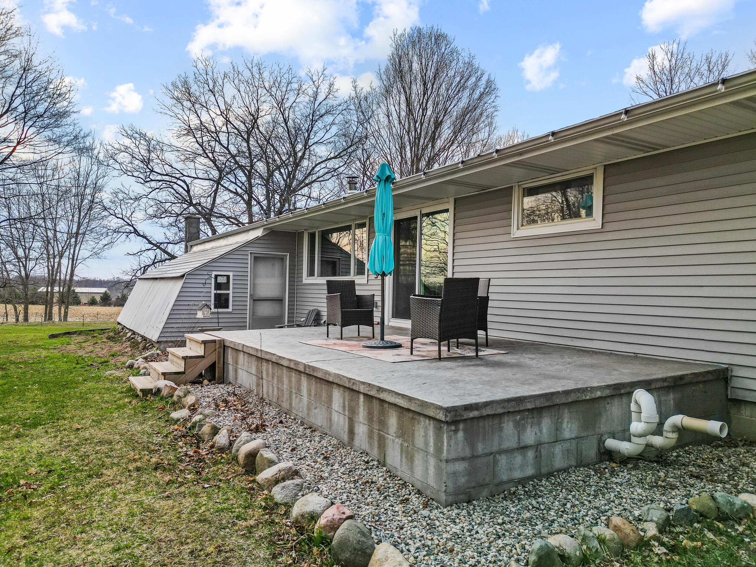 4090 Matthews Road Charlotte, MI 48813 - Photo 21 of 55 44_e-11