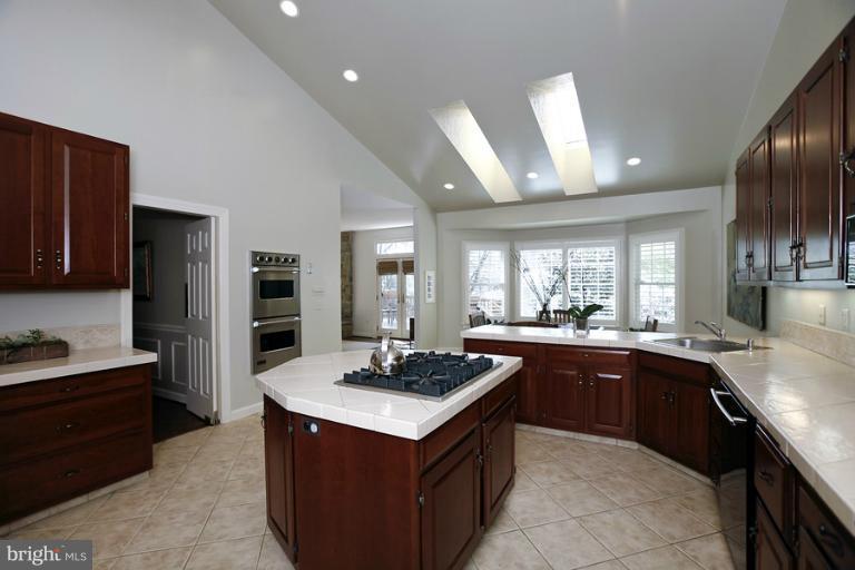 8536 Brickyard Road Potomac, MD 20854 - Photo 19 of 26 Kitchen