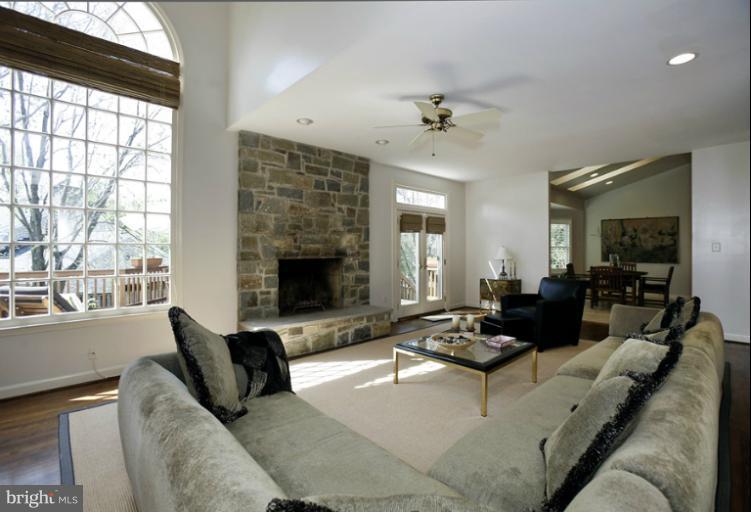 8536 Brickyard Road Potomac, MD 20854 - Photo 23 of 26 Living Room