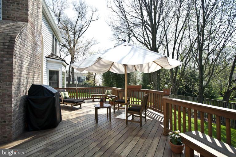 8536 Brickyard Road Potomac, MD 20854 - Photo 25 of 26 Deck