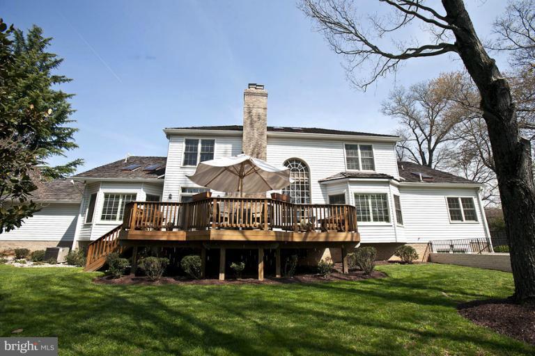 8536 Brickyard Road Potomac, MD 20854 - Photo 4 of 26 Exterior (Rear)