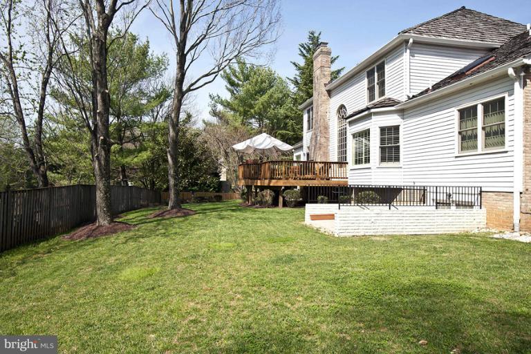 8536 Brickyard Road Potomac, MD 20854 - Photo 7 of 26 Exterior (Rear)
