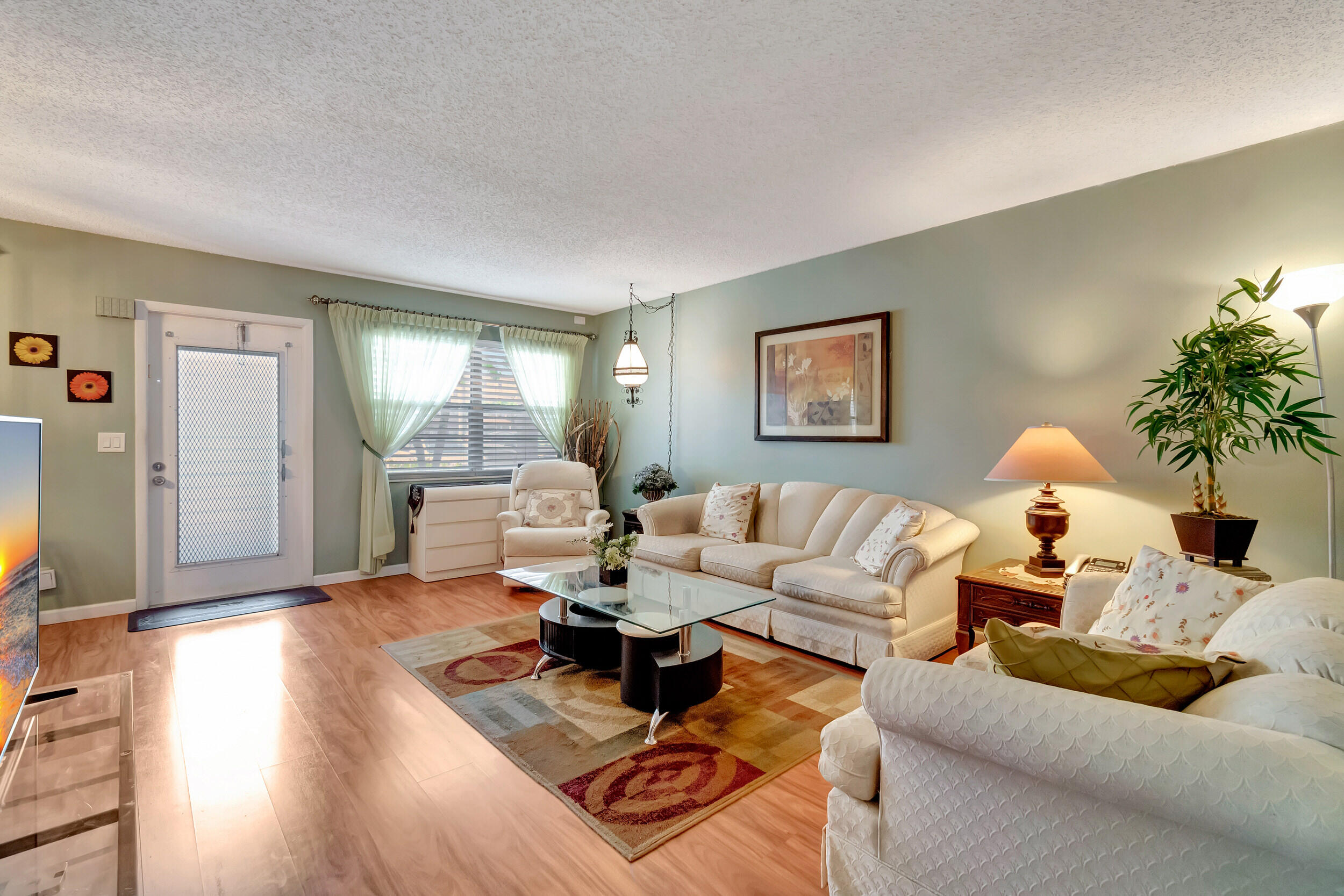 1010 Guildford East Boca Raton, FL 33434 - Photo 7 of 68 25_dsc_9084