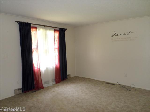 1285 Frye Bridge Road Clemmons, NC 27012 - Photo 5 of 16 Den/Family/Great Room. Den offers great daylight and easy accessibility to kitchen.