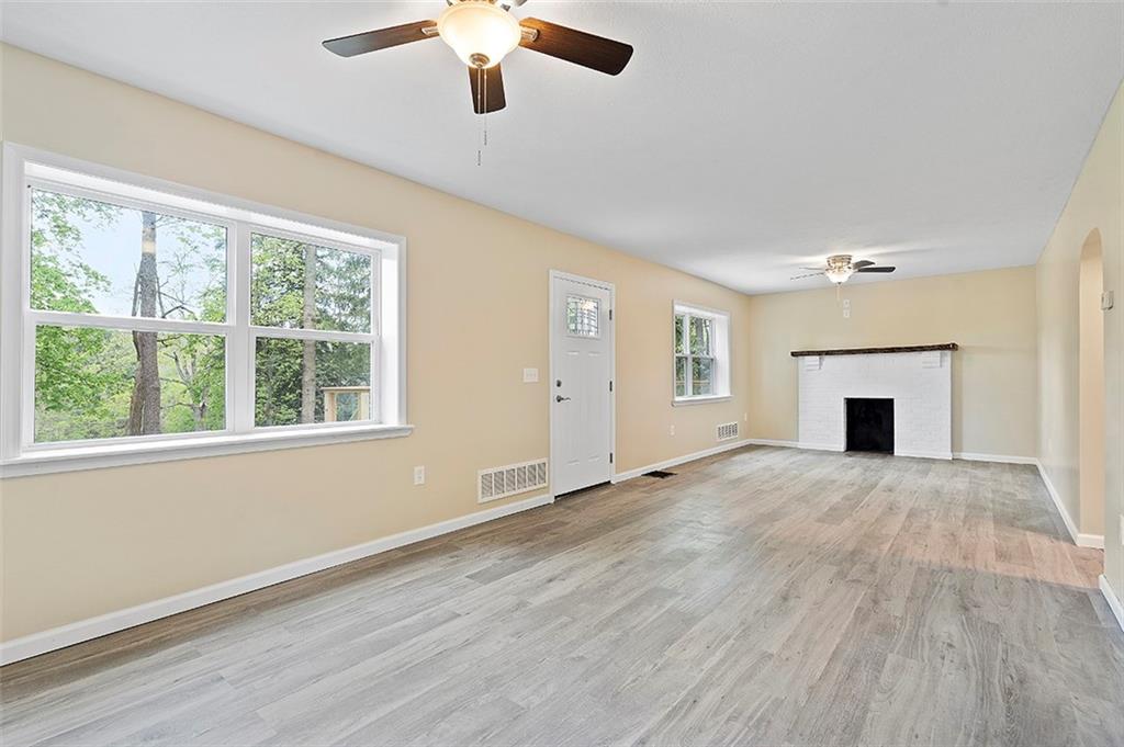 1352 Noblestown Road Carnegie, PA 15106 - Photo 4 of 19 Gallery Image 4