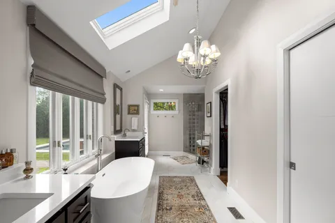 $1,999,999 | 124 West Tyne Drive, Nashville, TN 37205