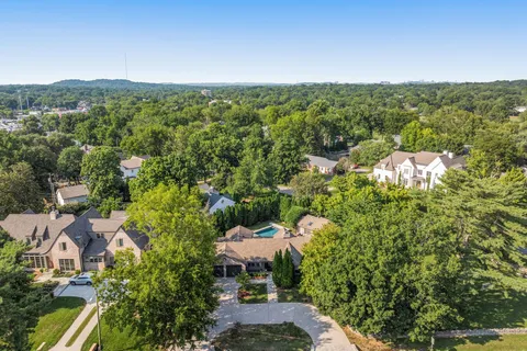 $1,999,999 | 124 West Tyne Drive, Nashville, TN 37205