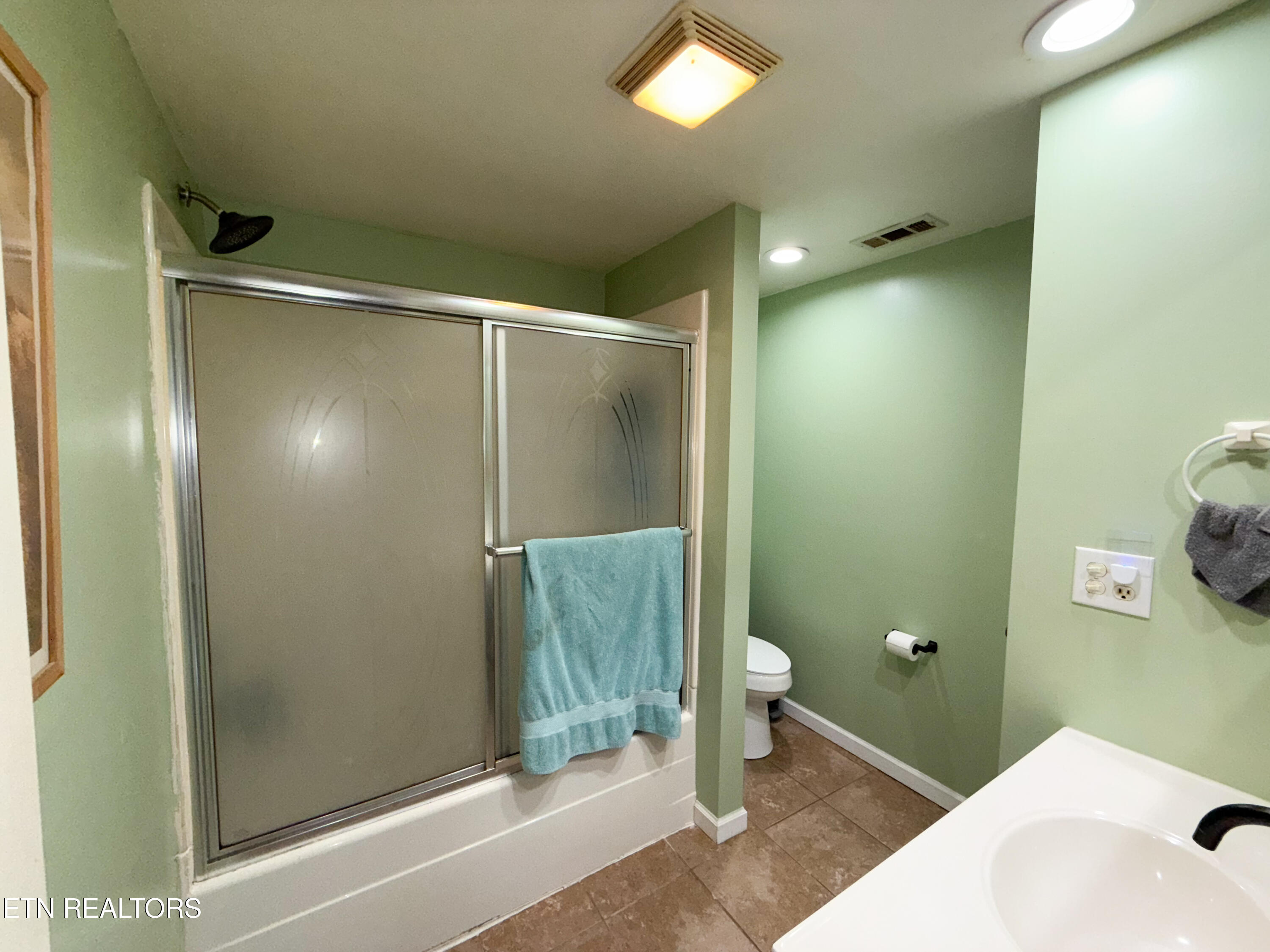 1327 Pinecrest Road Jacksboro, TN 37757 - Photo 13 of 26 IMG_0857