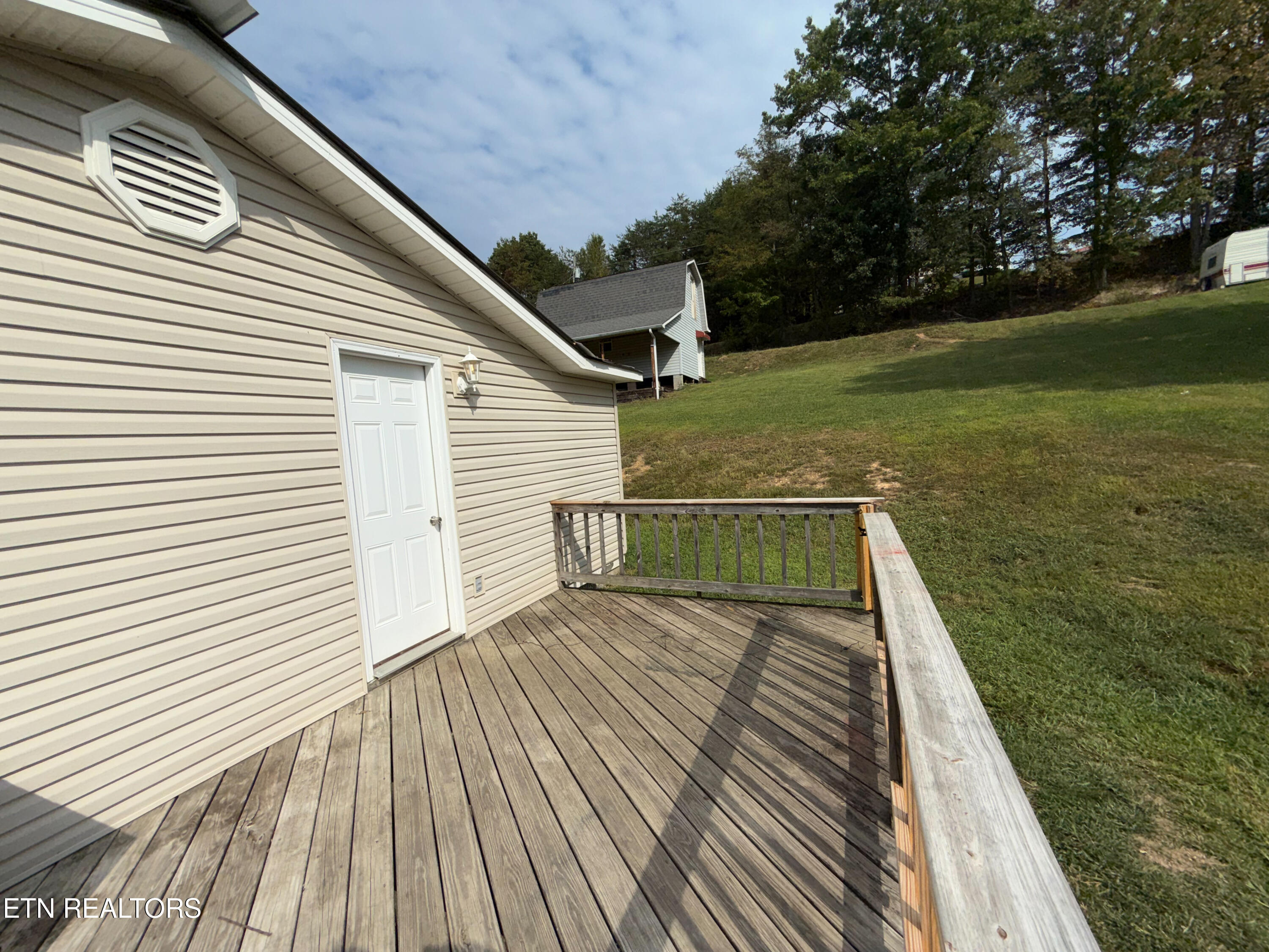 1327 Pinecrest Road Jacksboro, TN 37757 - Photo 18 of 26 IMG_0877