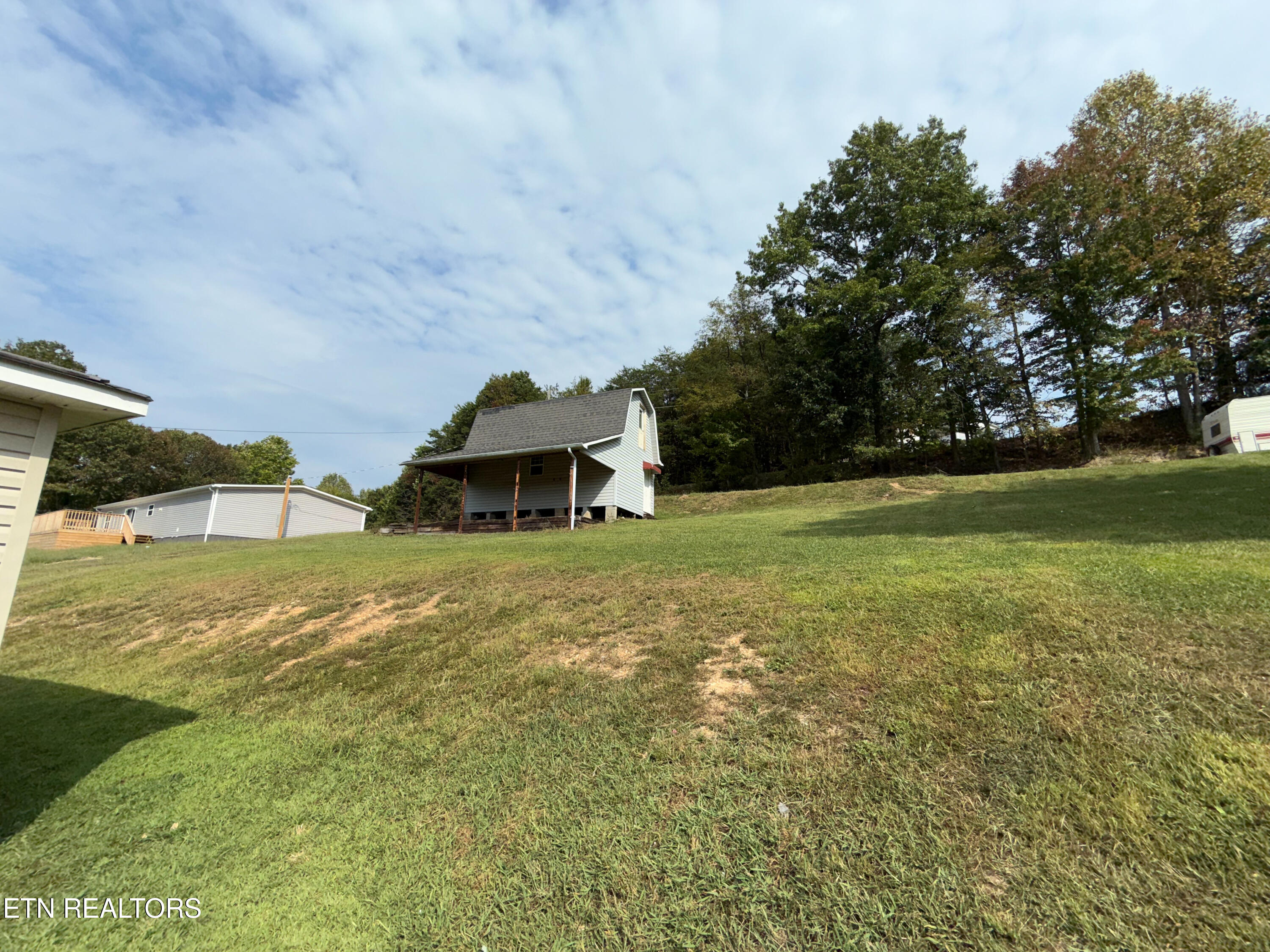 1327 Pinecrest Road Jacksboro, TN 37757 - Photo 20 of 26 IMG_0880