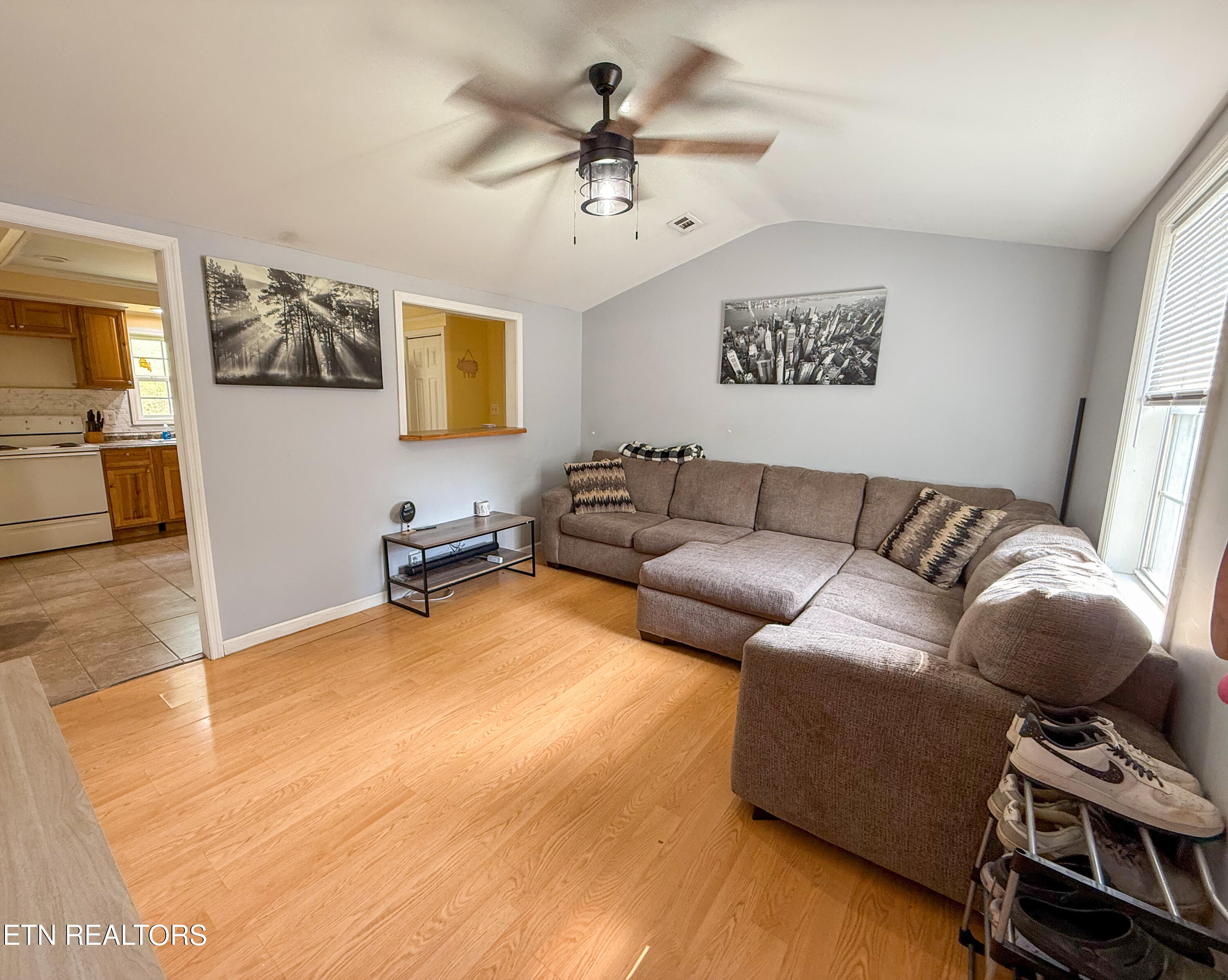 1327 Pinecrest Road Jacksboro, TN 37757 - Photo 4 of 26 IMG_0842 (1)