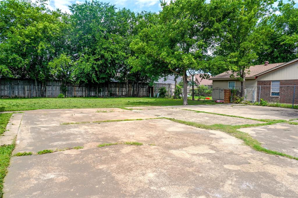 220 Coury Road Everman, TX 76140 - Photo 5 of 6