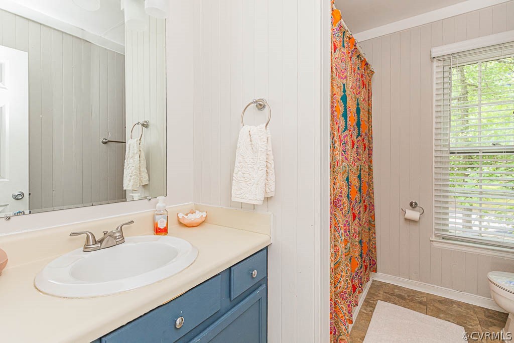5817 Mill Spring Road Midlothian, VA 23112 - Photo 21 of 29 a bathroom with a sink vanity granite tub and shower