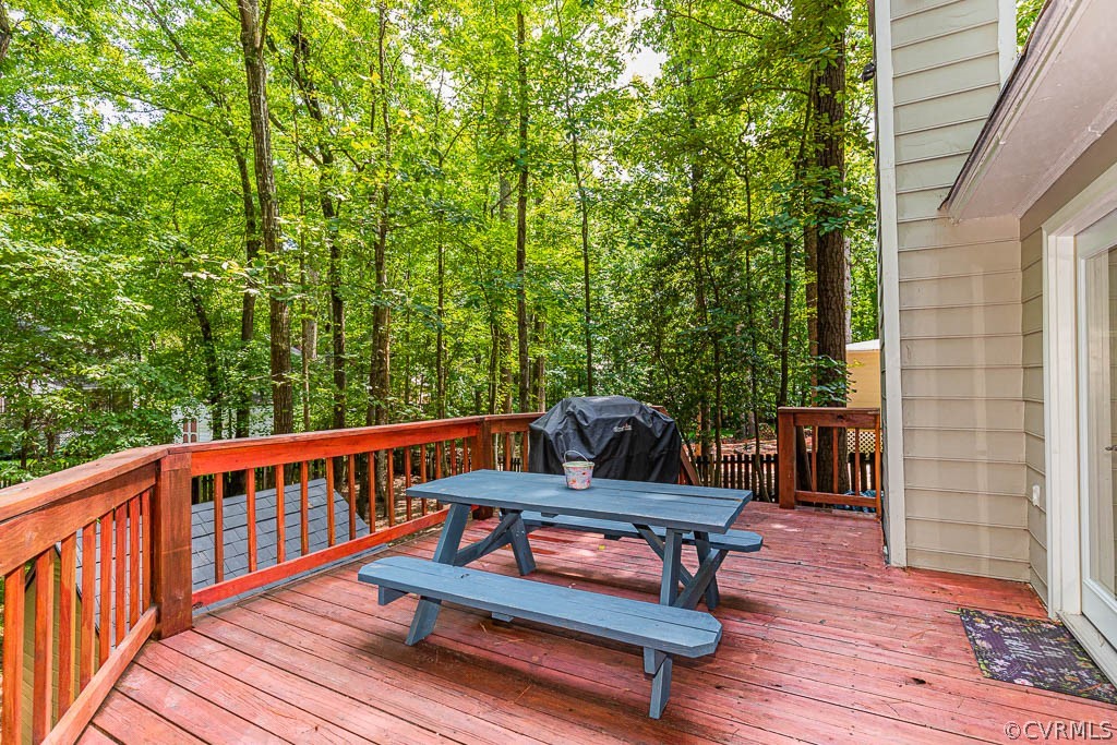5817 Mill Spring Road Midlothian, VA 23112 - Photo 26 of 29 a outdoor view with a sitting space
