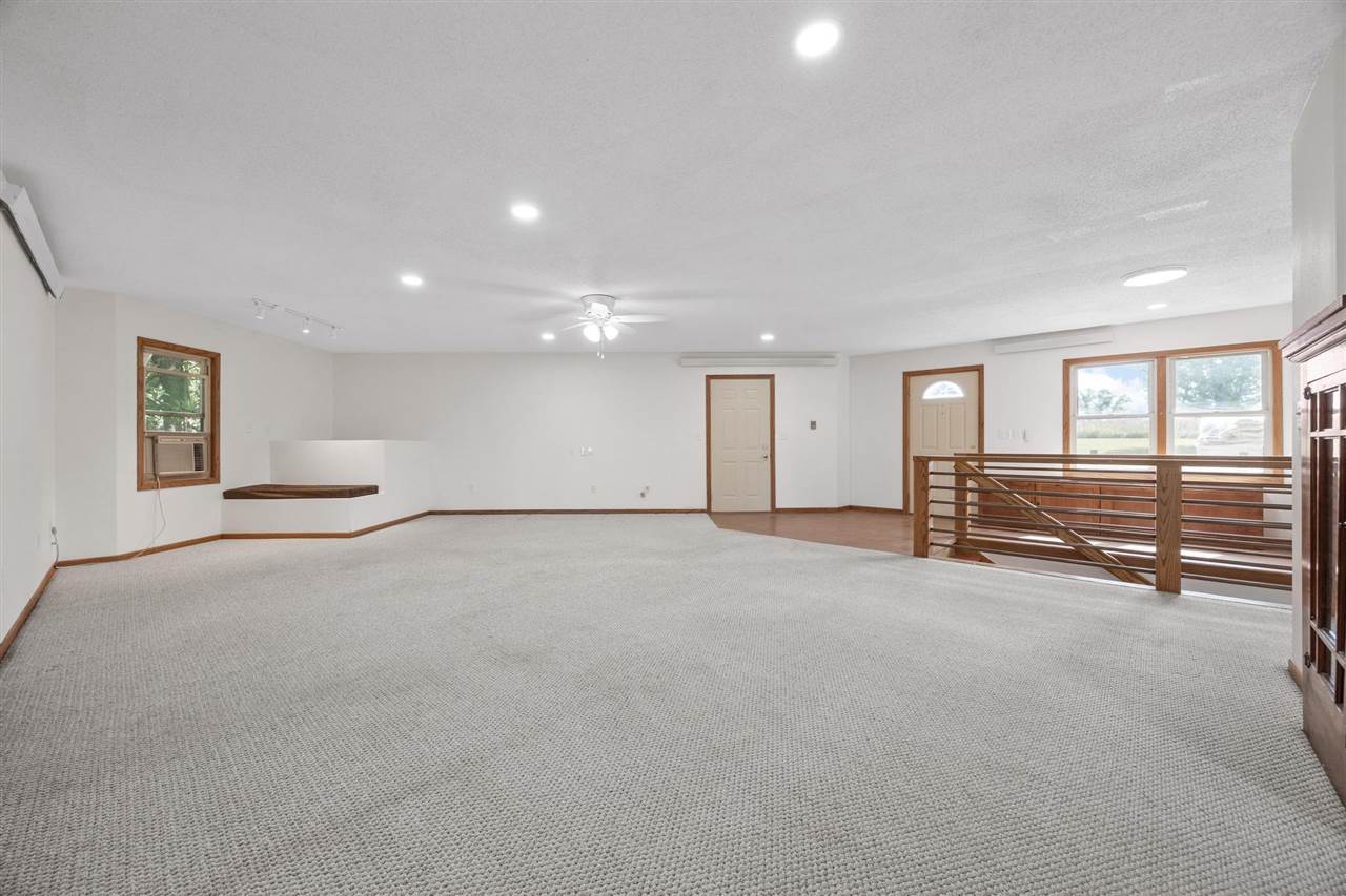 2307 Quincy Road Northeast Solon, IA 52333 - Photo 12 of 72 Gallery Image 12