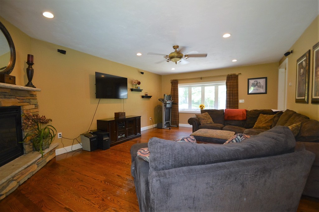 67 Jeannine Road Bellingham, MA 02019 - Photo 11 of 28