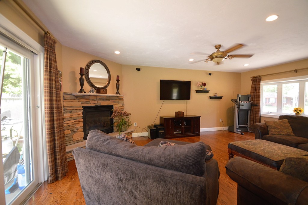 67 Jeannine Road Bellingham, MA 02019 - Photo 12 of 28