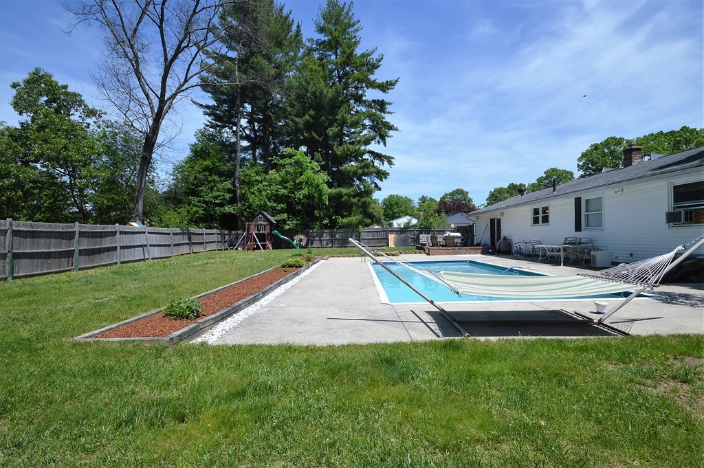 67 Jeannine Road Bellingham, MA 02019 - Photo 22 of 28