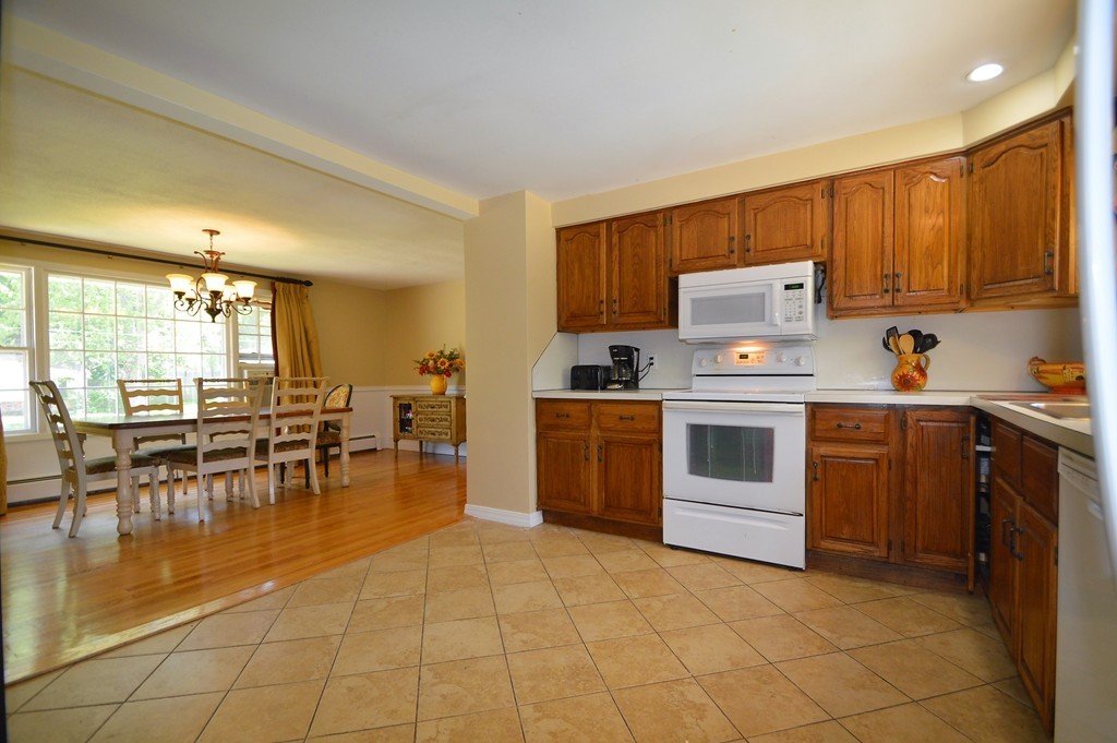 67 Jeannine Road Bellingham, MA 02019 - Photo 3 of 28