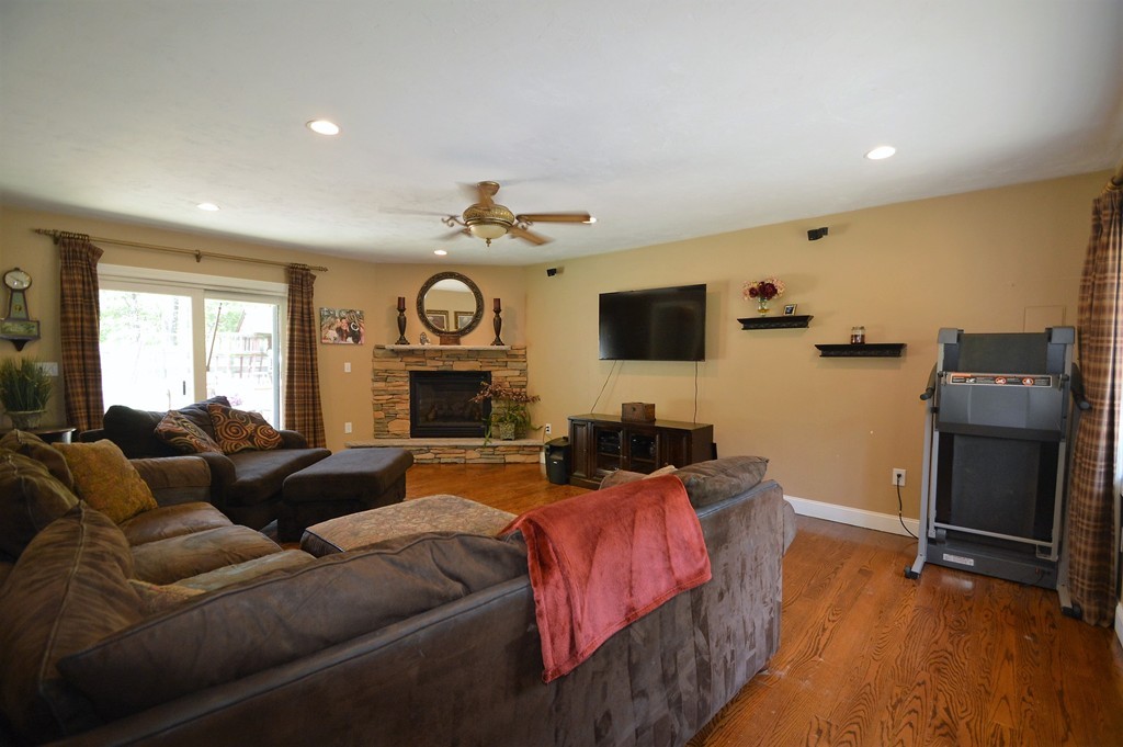 67 Jeannine Road Bellingham, MA 02019 - Photo 4 of 28