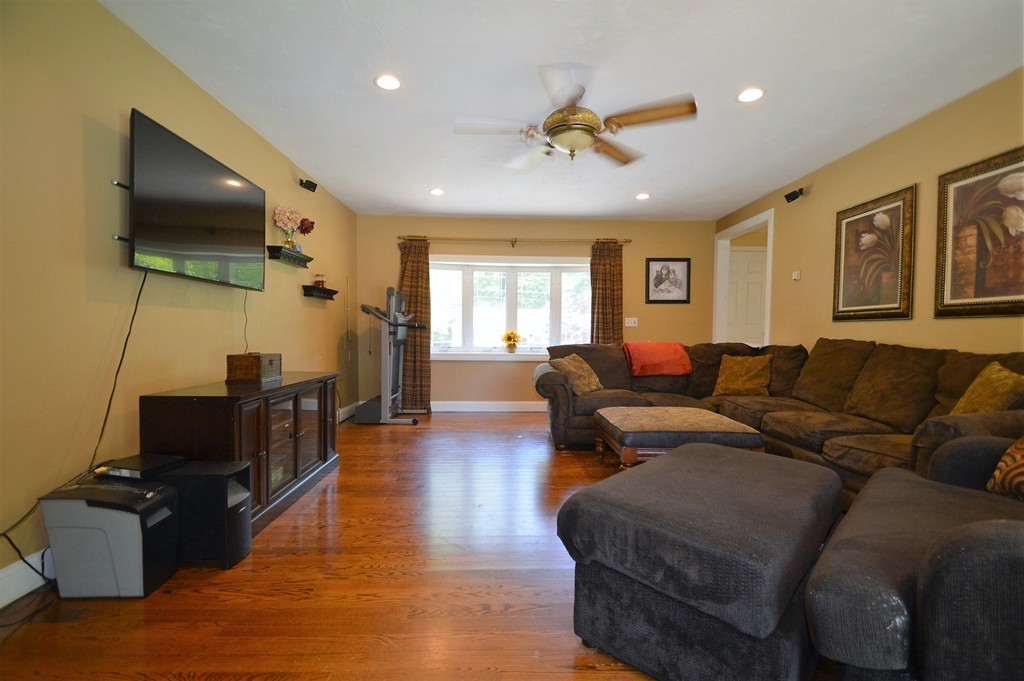 67 Jeannine Road Bellingham, MA 02019 - Photo 10 of 28